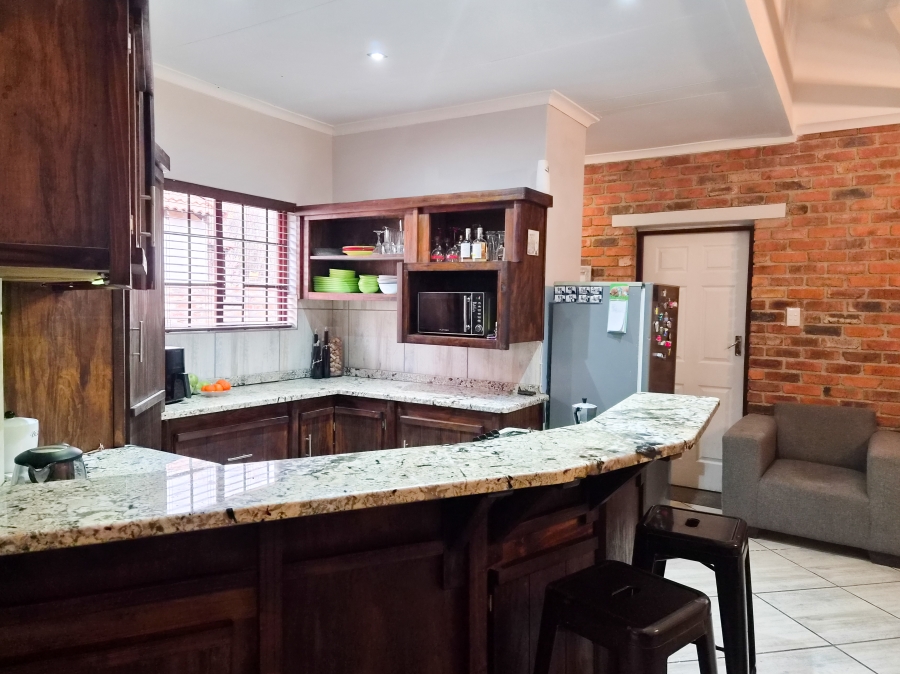 3 Bedroom Property for Sale in Mooivallei Park North West